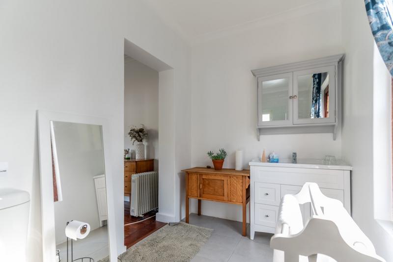 To Let 5 Bedroom Property for Rent in Zwaanswyk Western Cape